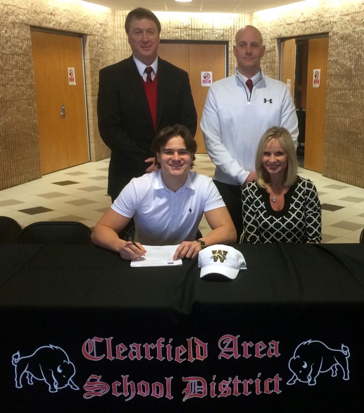 National Signing Day 2017 Ryan Lezzer_renamed_13610